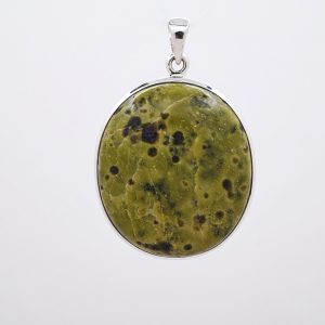 Stříbrný přívěšek - Serpentin